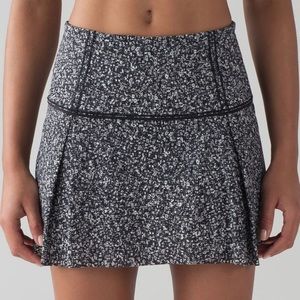 Lululemon Daisy Dot Lost in Pace Skort